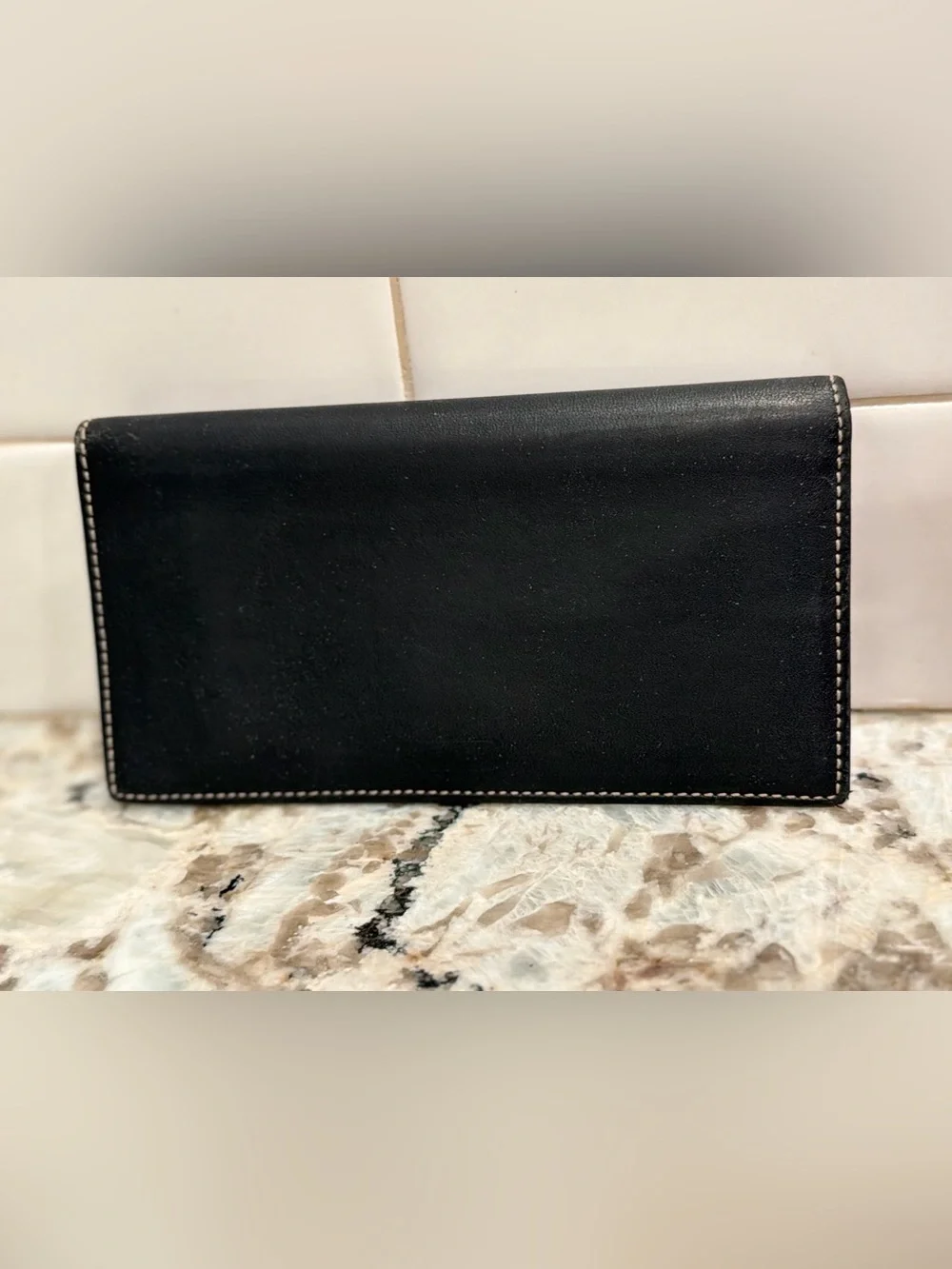Coach Black Men's Leather Wallet with Contrast Stitching